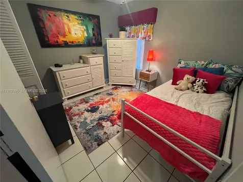 1327 Seagrape Circle Weston FL 33326