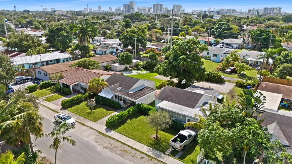 2230 Cleveland Street Hollywood FL 33020
