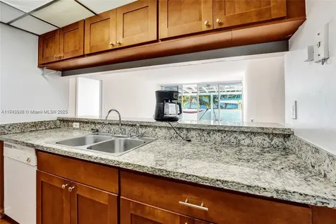 7601 E Treasure Drive North Bay Village FL 33141