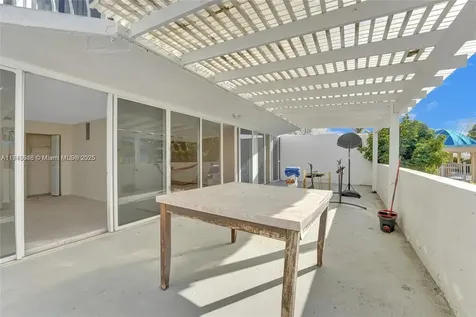 7601 E Treasure Drive North Bay Village FL 33141