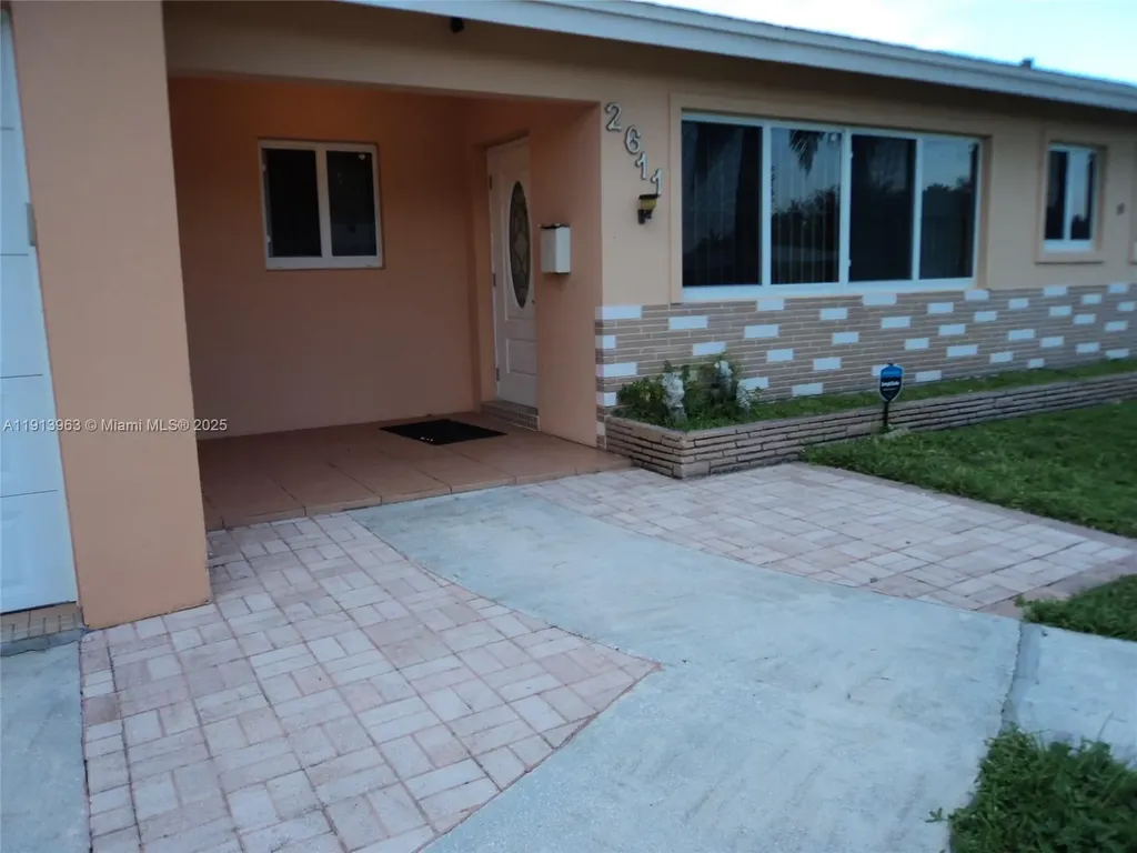 2611 Rodman Street Hollywood FL 33020