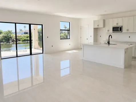 2532 NE 1st Place Cape Coral FL 33909