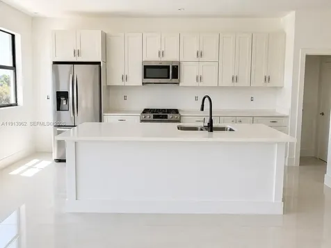 2532 NE 1st Place Cape Coral FL 33909