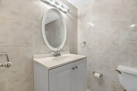 2625 Collins Avenue Miami Beach FL 33140