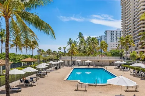2625 Collins Avenue Miami Beach FL 33140