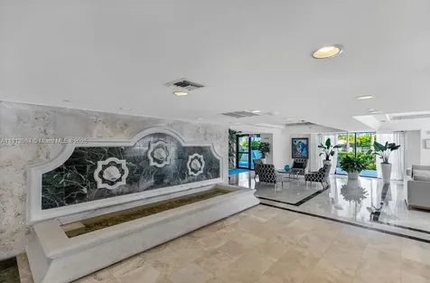 2625 Collins Avenue Miami Beach FL 33140