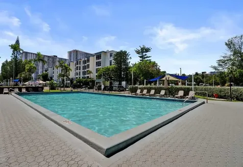17560 Atlantic Boulevard Sunny Isles Beach FL 33160