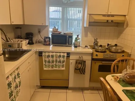 17560 Atlantic Boulevard Sunny Isles Beach FL 33160