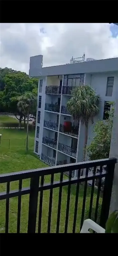 Miami FL 33161
