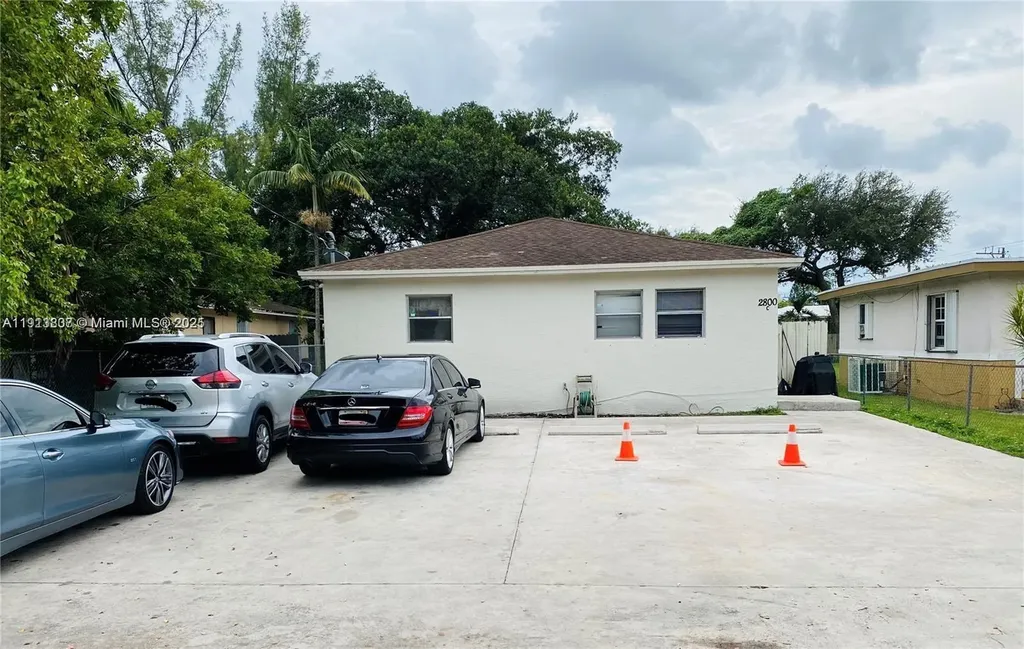 2800 NW 48th Street Miami FL 33142