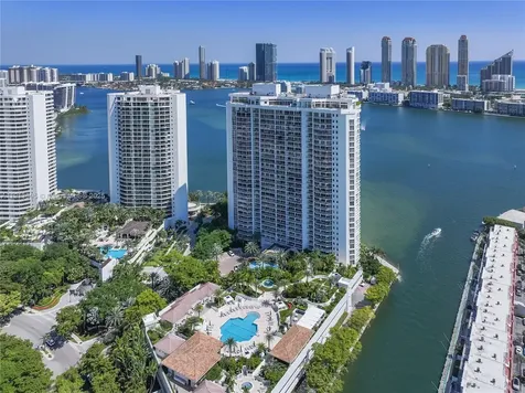 2600 Island Boulevard Aventura FL 33160