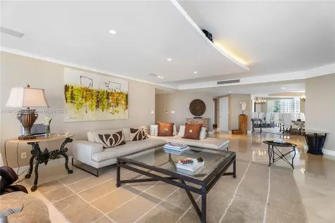 2600 Island Boulevard Aventura FL 33160