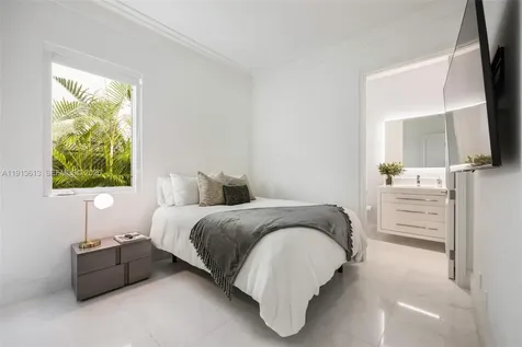 2760 Brickell Court Miami FL 33129