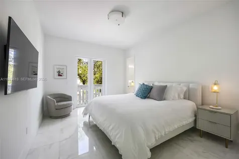 2760 Brickell Court Miami FL 33129