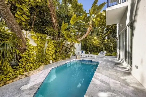 2760 Brickell Court Miami FL 33129