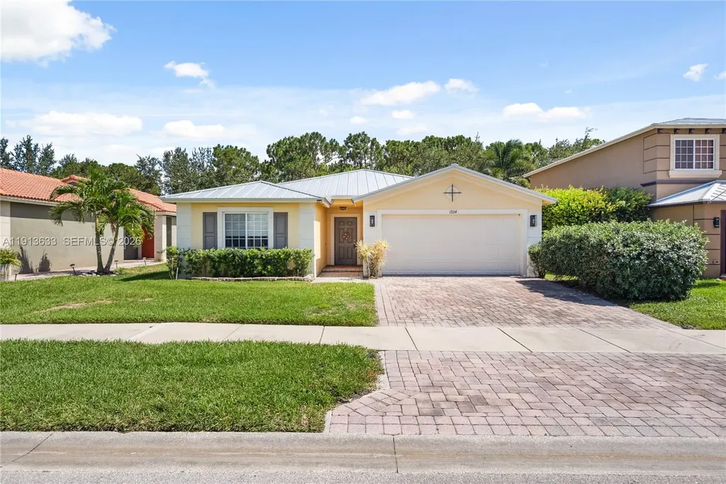 1924 SW Jamesport Drive Port St. Lucie FL 34953
