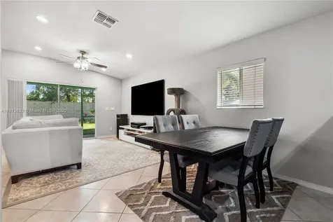 1924 SW Jamesport Drive Port Saint Lucie FL 34953