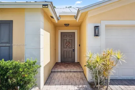 1924 SW Jamesport Drive Port St. Lucie FL 34953