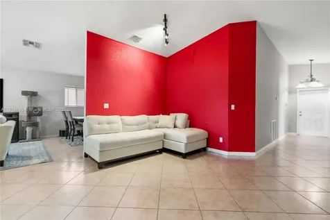 1924 SW Jamesport Drive Port Saint Lucie FL 34953