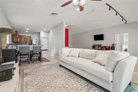 1924 SW Jamesport Drive Port Saint Lucie FL 34953