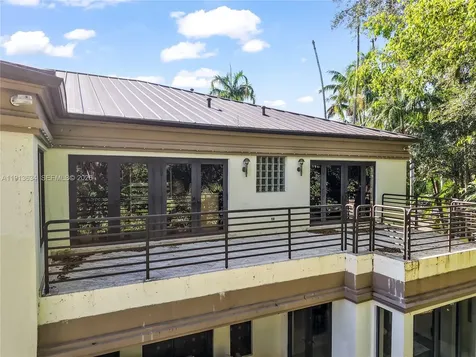 10395 SW 67th Avenue Pinecrest FL 33156