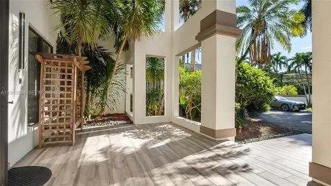 10395 SW 67th Avenue Pinecrest FL 33156