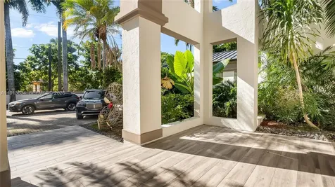 10395 SW 67th Avenue Pinecrest FL 33156