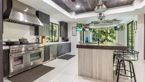 10395 SW 67th Avenue Pinecrest FL 33156