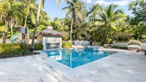 10395 SW 67th Avenue Pinecrest FL 33156