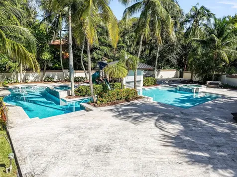 10395 SW 67th Avenue Pinecrest FL 33156
