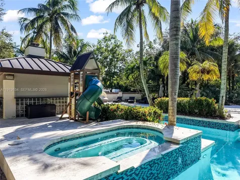 10395 SW 67th Avenue Pinecrest FL 33156
