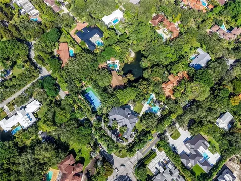 10395 SW 67th Avenue Pinecrest FL 33156