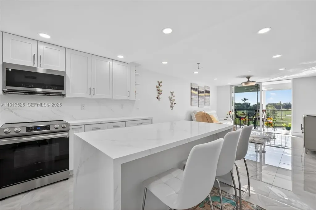 8900 Washington Boulevard Pembroke Pines FL 33025