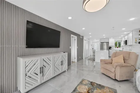 8900 Washington Boulevard Pembroke Pines FL 33025