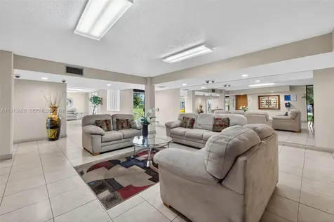 8900 Washington Boulevard Pembroke Pines FL 33025