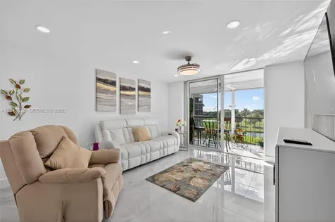 8900 Washington Boulevard Pembroke Pines FL 33025
