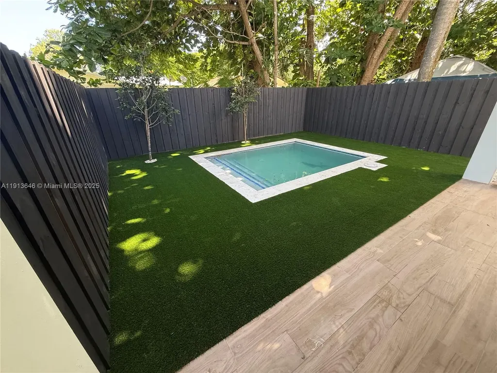 3616 Thomas Avenue Miami FL 33133
