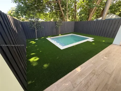 3616 Thomas Avenue Miami FL 33133