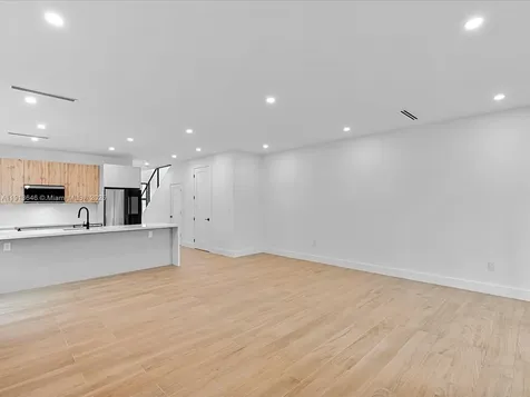 3616 Thomas Avenue Miami FL 33133