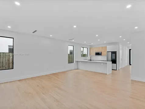 3616 Thomas Avenue Miami FL 33133