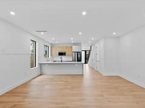 3616 Thomas Avenue Miami FL 33133
