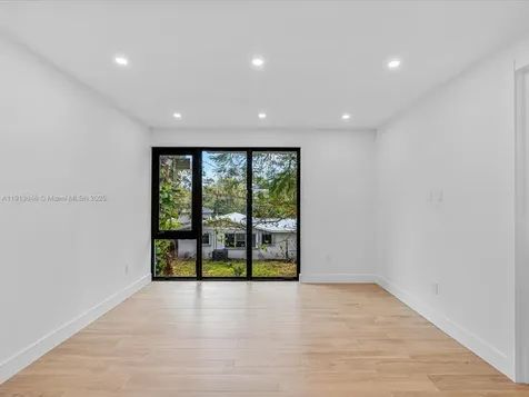 3616 Thomas Avenue Miami FL 33133
