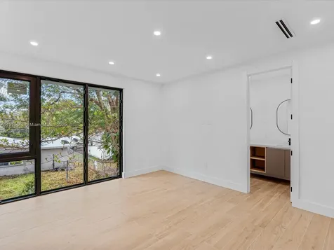 3616 Thomas Avenue Miami FL 33133