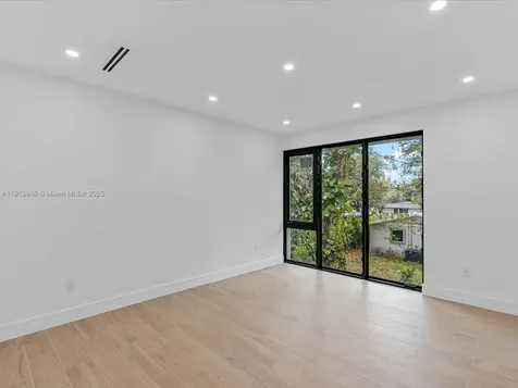 3616 Thomas Avenue Miami FL 33133