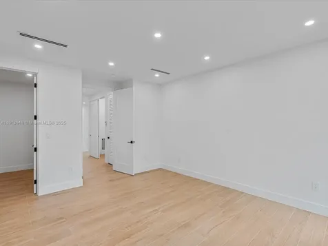 3616 Thomas Avenue Miami FL 33133