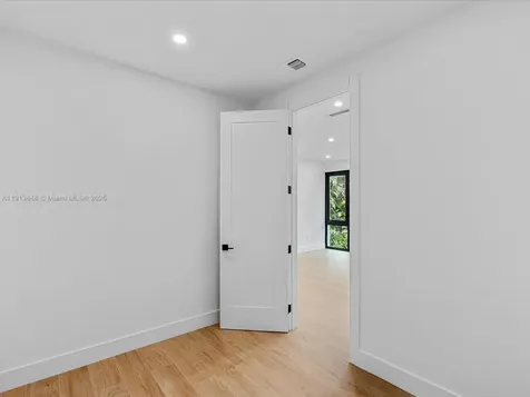 3616 Thomas Avenue Miami FL 33133