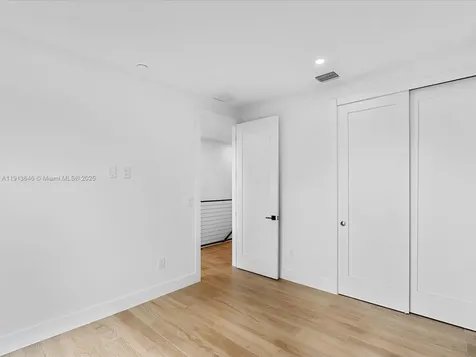3616 Thomas Avenue Miami FL 33133