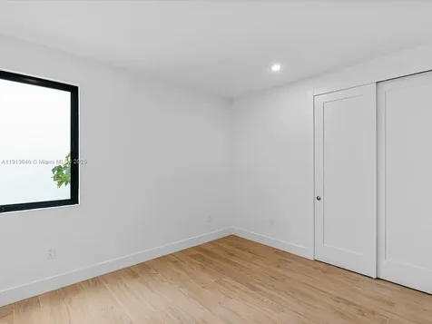 3616 Thomas Avenue Miami FL 33133