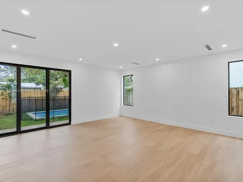 3616 Thomas Avenue Miami FL 33133