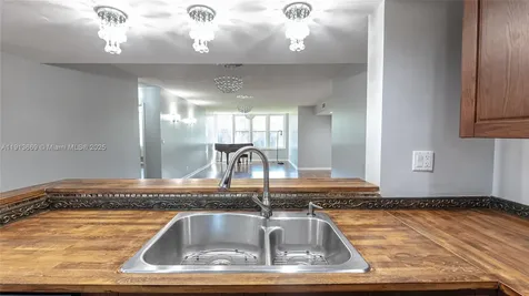 4133 S Carambola Circle S Coconut Creek FL 33066